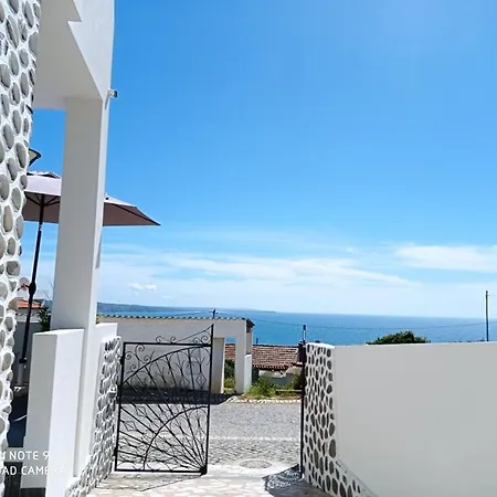 Vila Fortaleza Ii - Arrifana Homestay *
